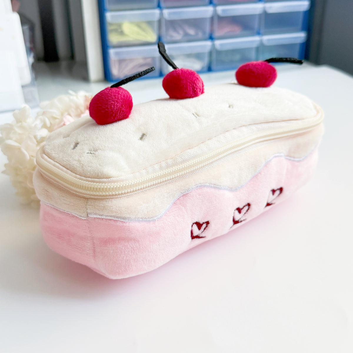Plushy pencil case - cherry cream cake