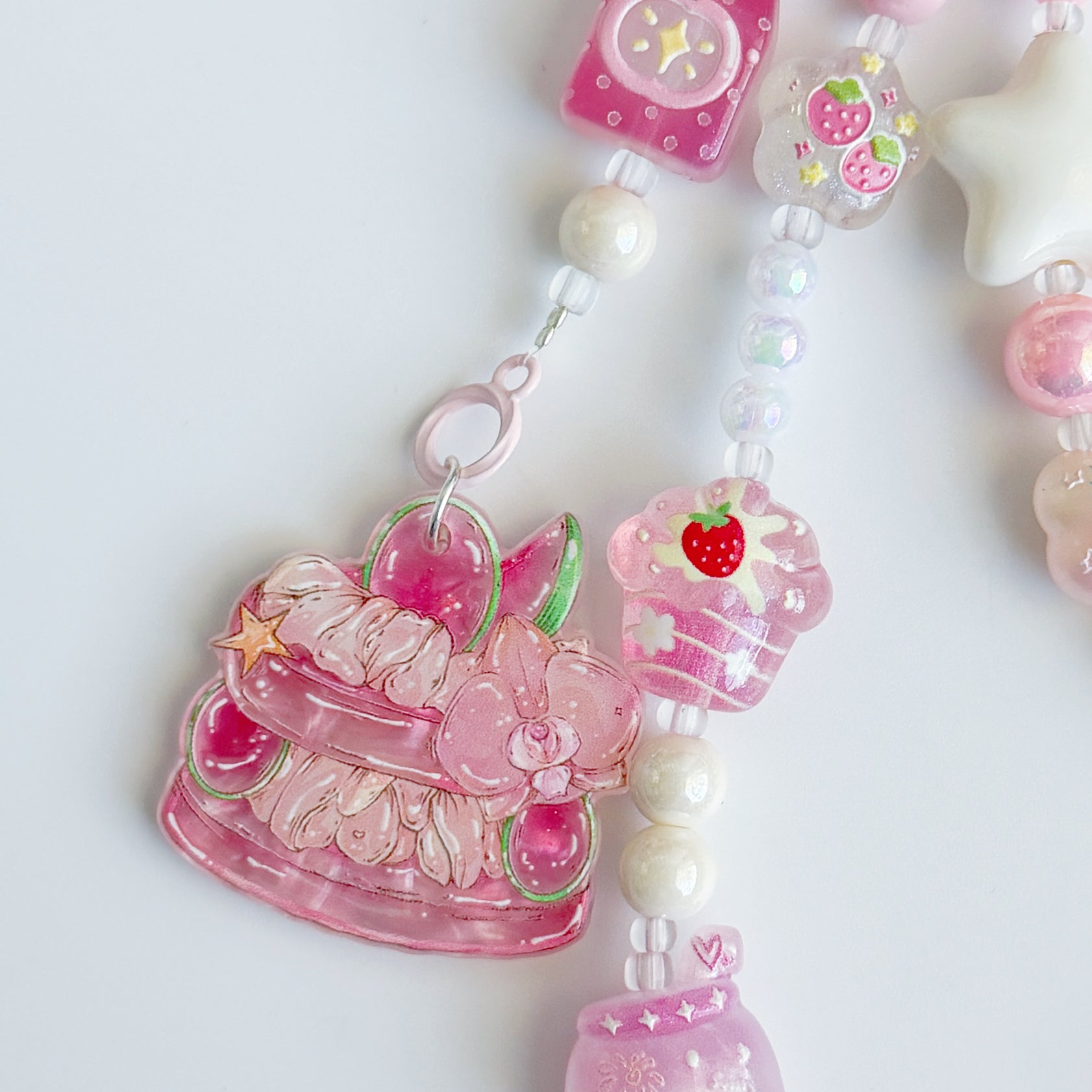 Strawberry macaroon