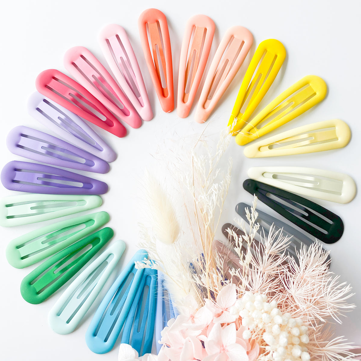 Large pastel coated classic snaps - Black & white