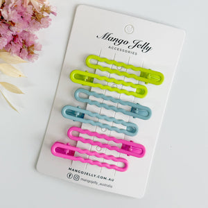 Gloss wavy hair clips