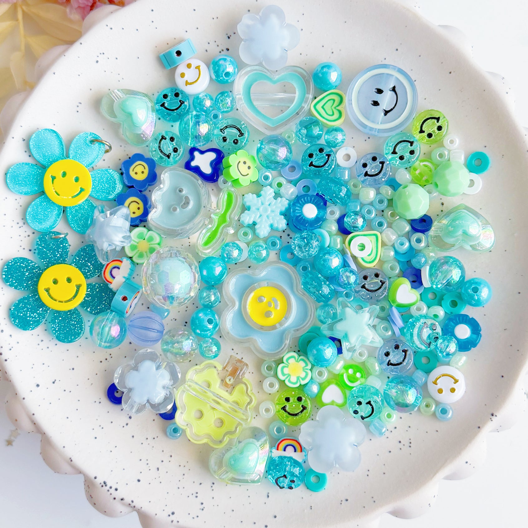 Minty Blue Bead Soup Mix (60g) + 2 Bonus Charms