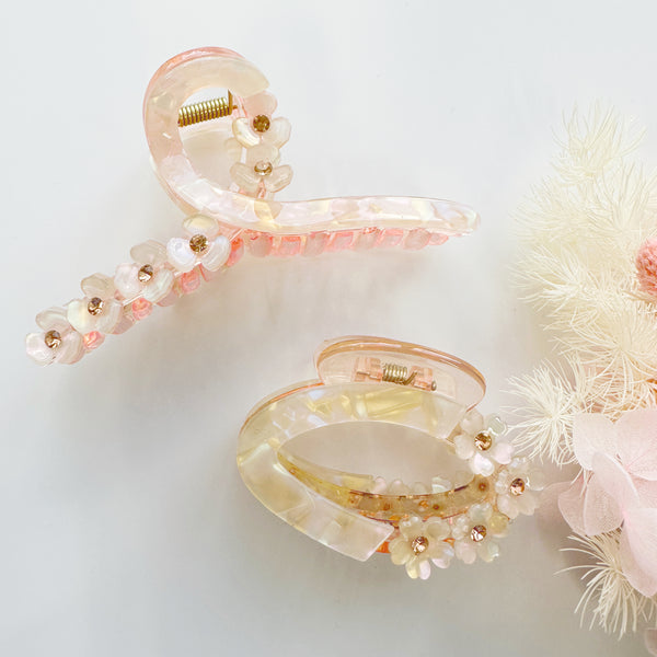Delicate Floral Claw - Peach